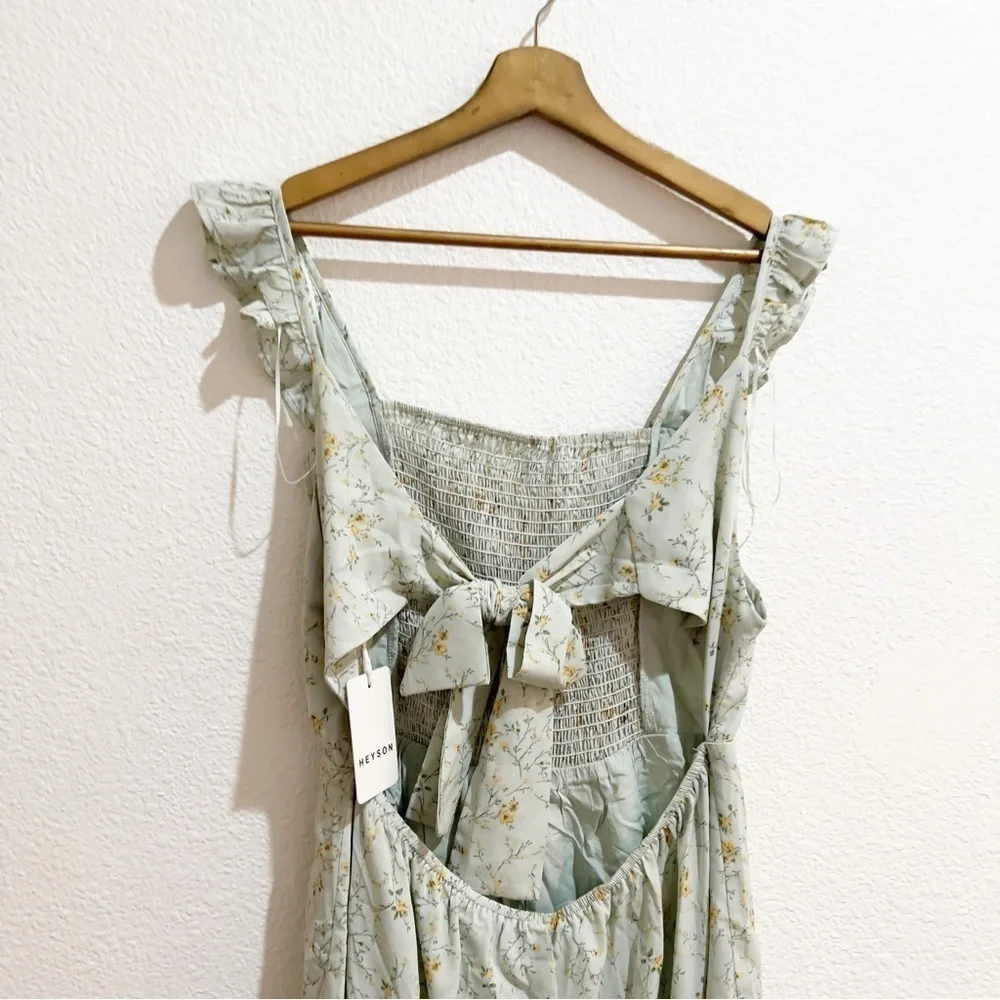 Heyson- NWT Floral Ruffle Sleeves Romper Large